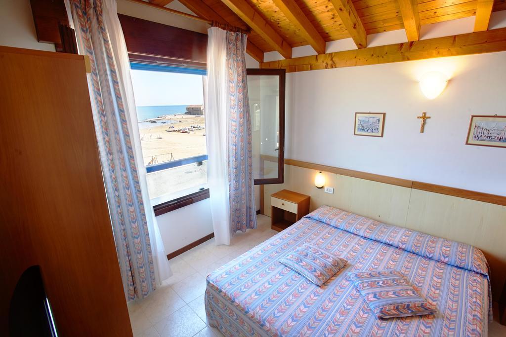 Hotel Sara Caorle Quarto foto