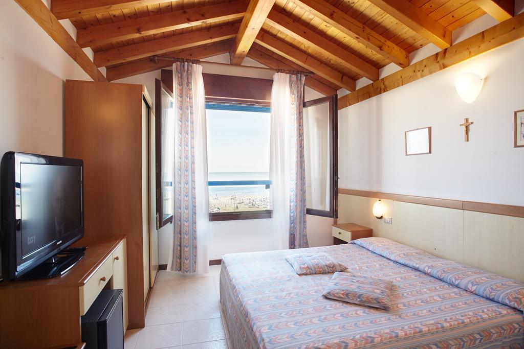 Hotel Sara Caorle Quarto foto